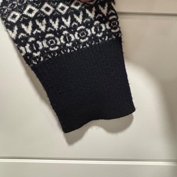 Northern Reflections super soft crew neck sweater black and white pattern size M - Picture 7 of 16